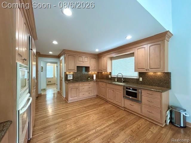 2123 McIntosh Drive, Troy, MI 48098