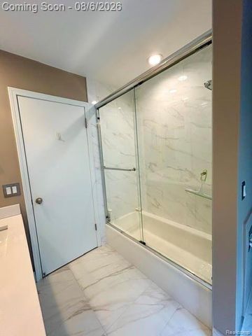 2123 McIntosh Drive, Troy, MI 48098