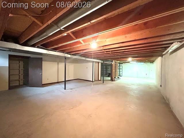 2123 McIntosh Drive, Troy, MI 48098