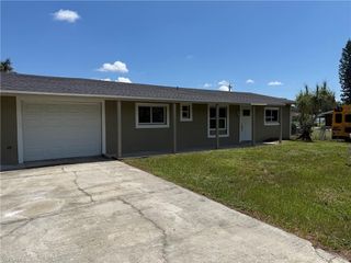 2199 Wyandotte AVE, Alva, FL 33920