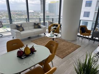 55 SW 9th St 3308, Miami, FL 33130