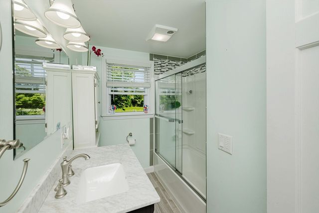 1472 Wampanoag Trl, East Providence, RI 02915