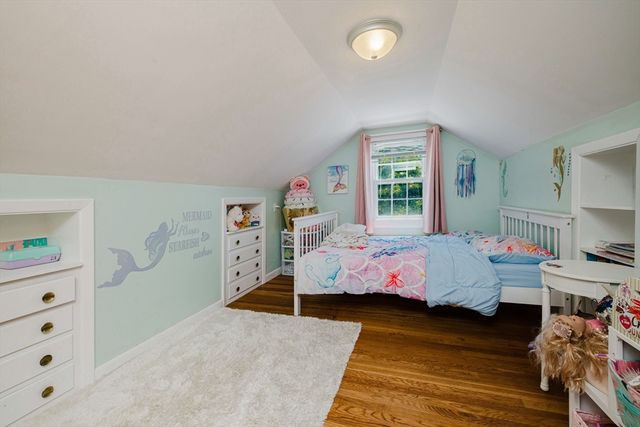 1472 Wampanoag Trl, East Providence, RI 02915