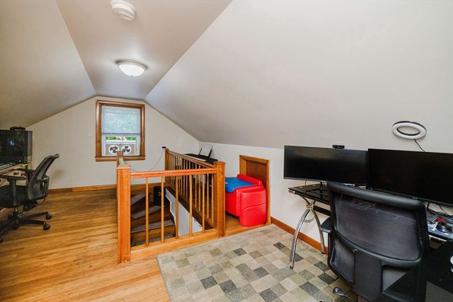 1472 Wampanoag Trl, East Providence, RI 02915