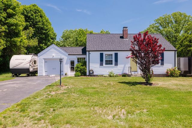 1472 Wampanoag Trl, East Providence, RI 02915