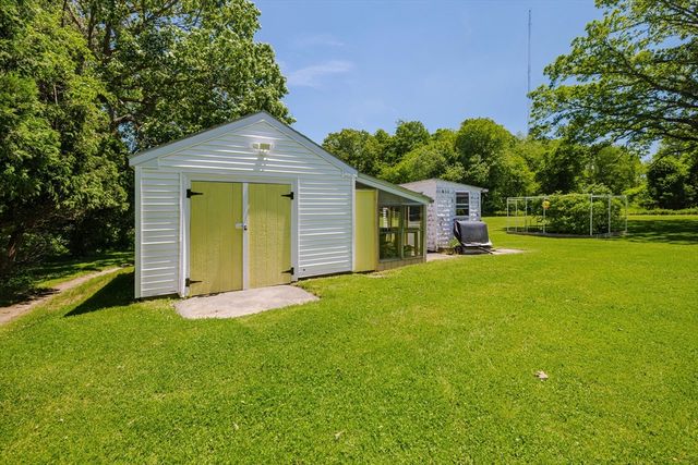 1472 Wampanoag Trl, East Providence, RI 02915
