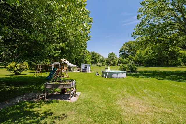 1472 Wampanoag Trl, East Providence, RI 02915