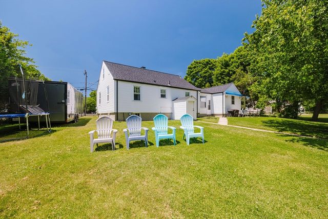 1472 Wampanoag Trl, East Providence, RI 02915