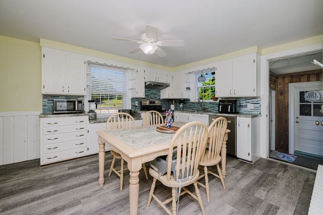 1472 Wampanoag Trl, East Providence, RI 02915
