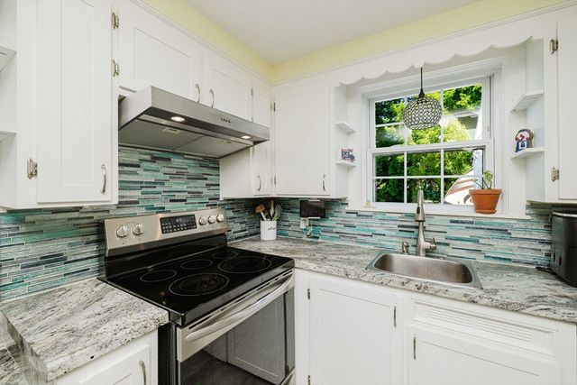 1472 Wampanoag Trl, East Providence, RI 02915