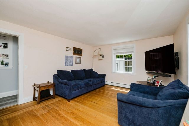 1472 Wampanoag Trl, East Providence, RI 02915