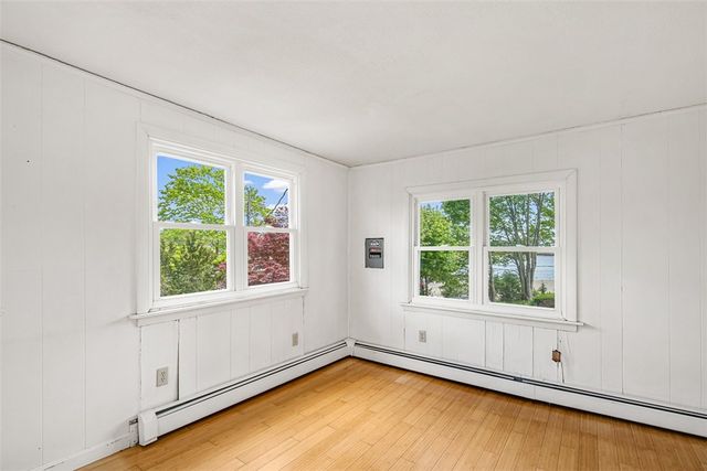 28 Byway Road, Barrington, RI 02806