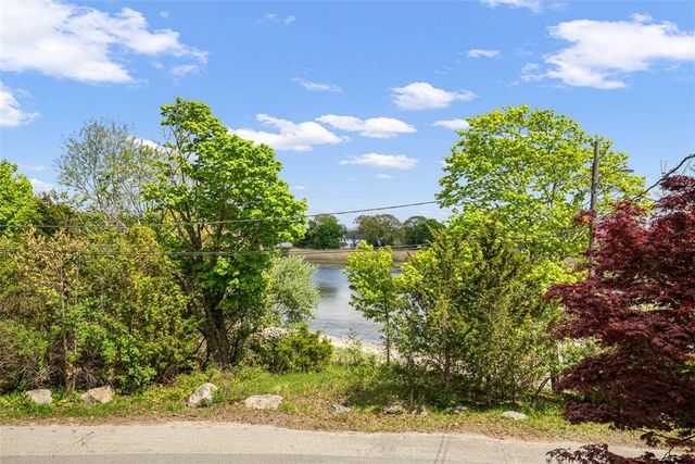 28 Byway Road, Barrington, RI 02806
