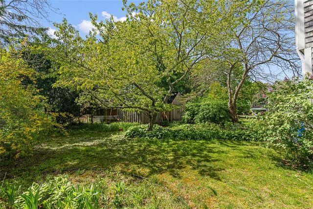28 Byway Road, Barrington, RI 02806