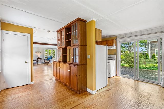28 Byway Road, Barrington, RI 02806