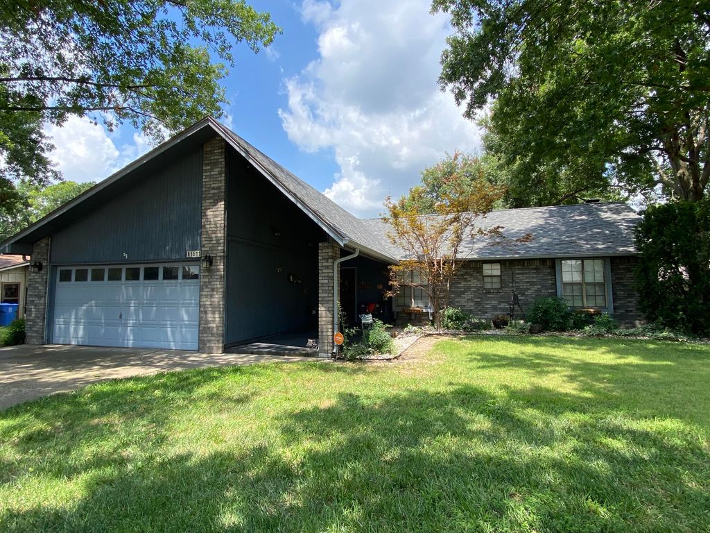 1611 Woodlawn Drive, Miami, OK 74354
