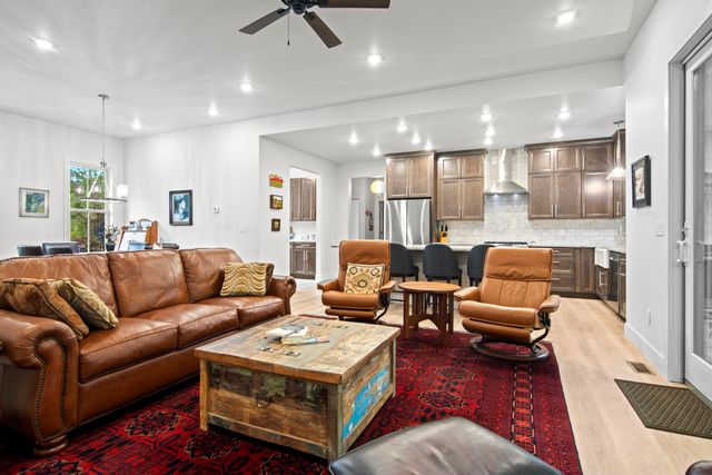 1583 S Cherry Blossom Lane, Suttons Bay Twp, MI 49682