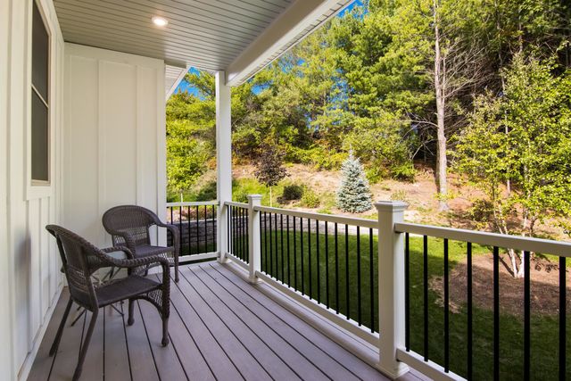 1583 S Cherry Blossom Lane, Suttons Bay Twp, MI 49682