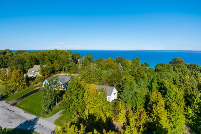 1583 S Cherry Blossom Lane, Suttons Bay Twp, MI 49682