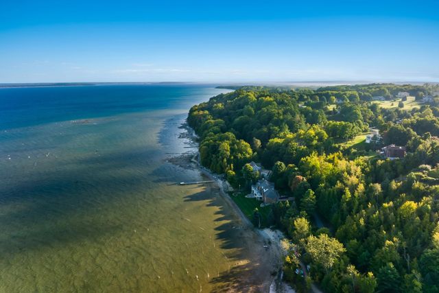 1583 S Cherry Blossom Lane, Suttons Bay Twp, MI 49682