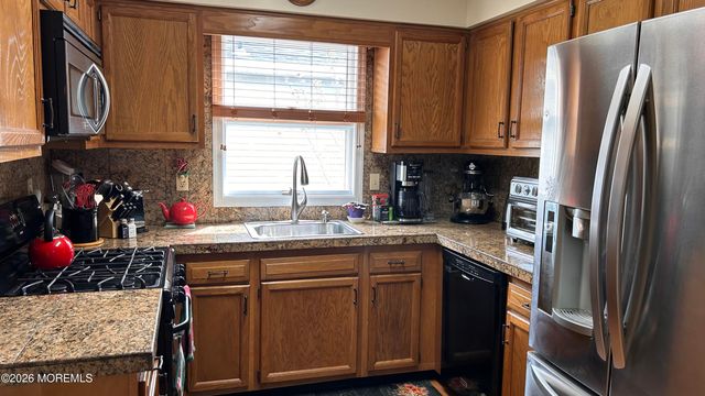 1904 Cherryvale Court, Toms River, NJ 08755