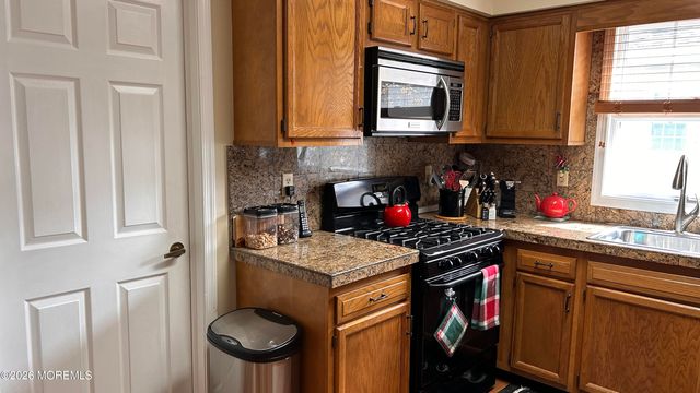 1904 Cherryvale Court, Toms River, NJ 08755