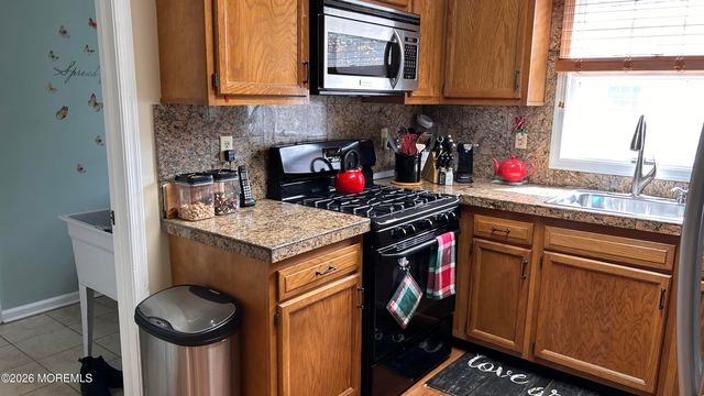 1904 Cherryvale Court, Toms River, NJ 08755