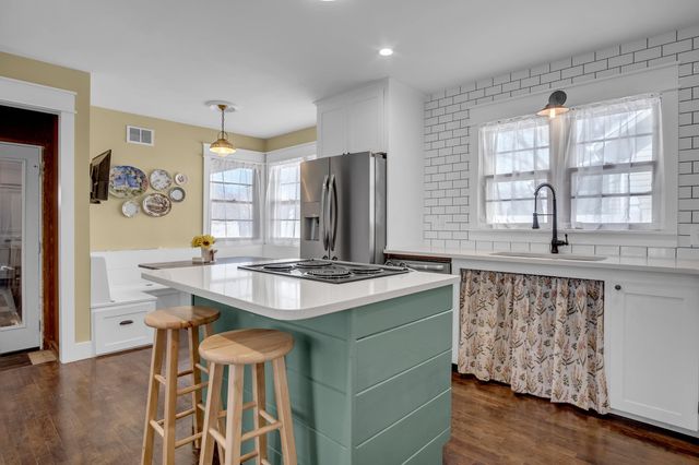 720 E 6th, Newton, KS 67114