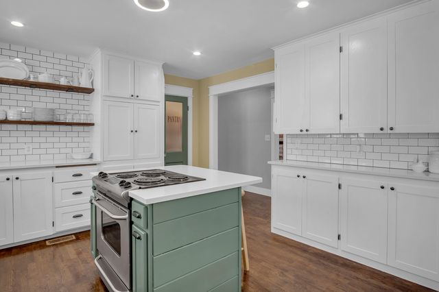 720 E 6th, Newton, KS 67114