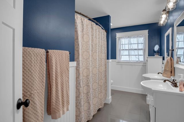 720 E 6th, Newton, KS 67114