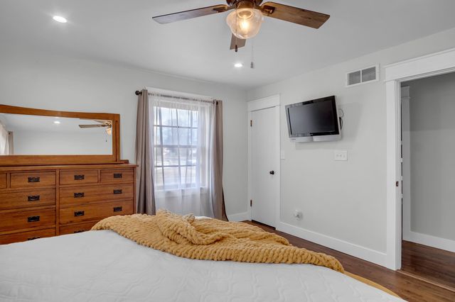 720 E 6th, Newton, KS 67114