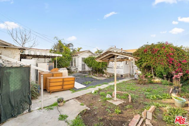 2000 W 75th Street, Los Angeles, CA 90047