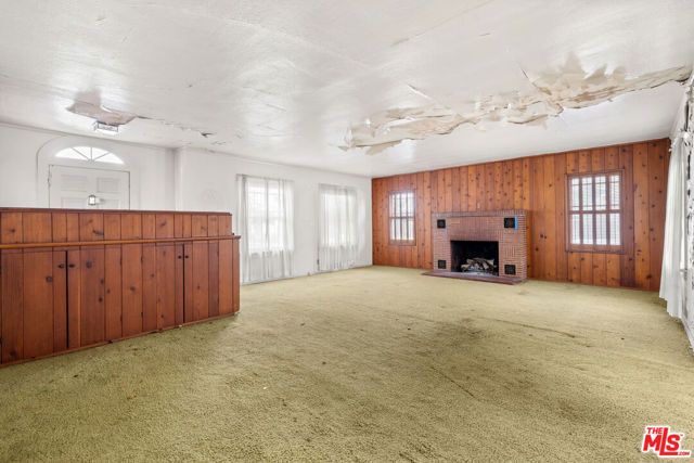 2000 W 75th Street, Los Angeles, CA 90047