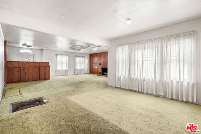 2000 W 75th Street, Los Angeles, CA 90047