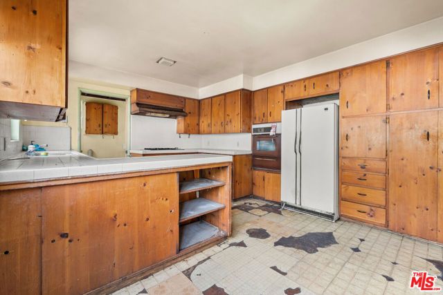 2000 W 75th Street, Los Angeles, CA 90047