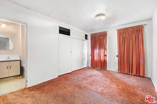 2000 W 75th Street, Los Angeles, CA 90047