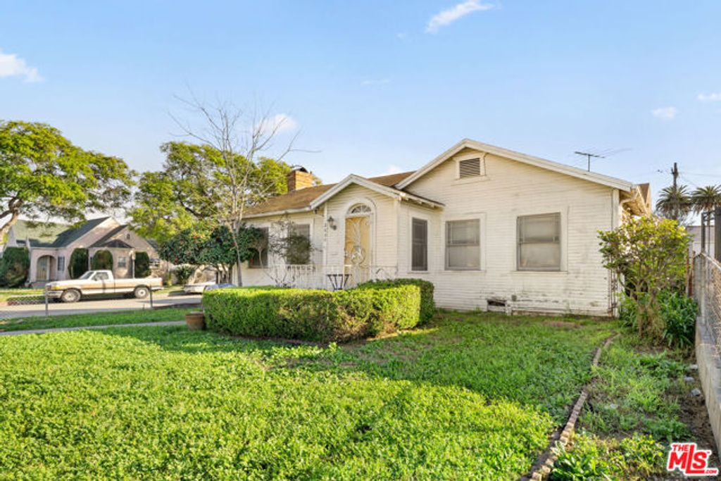 2000 W 75th Street, Los Angeles, CA 90047