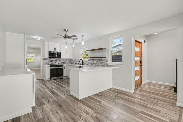 580 RUSSELL STREET, Longboat Key, FL 34228