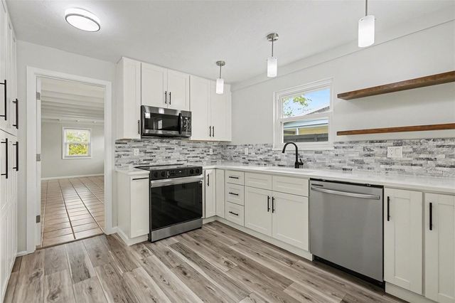 580 RUSSELL STREET, Longboat Key, FL 34228