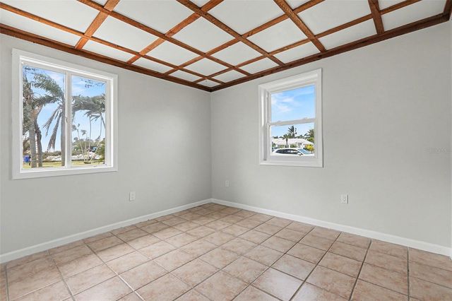 580 RUSSELL STREET, Longboat Key, FL 34228