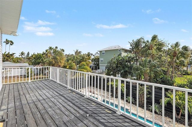 580 RUSSELL STREET, Longboat Key, FL 34228