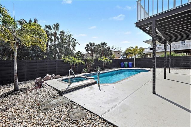 580 RUSSELL STREET, Longboat Key, FL 34228