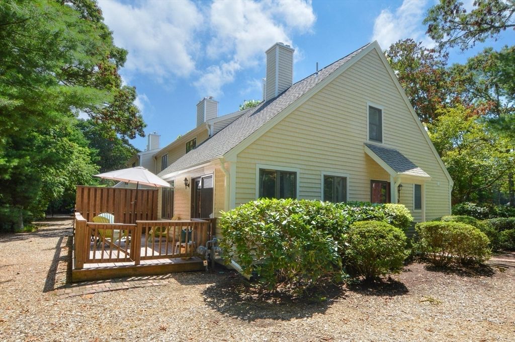 77 Shellback 77L, Mashpee, MA 02649