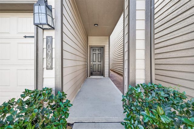 10949 Cannes Memorial Drive, Houston, TX 77043