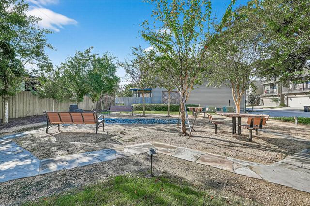 10949 Cannes Memorial Drive, Houston, TX 77043