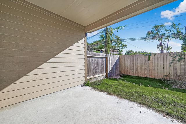 10949 Cannes Memorial Drive, Houston, TX 77043