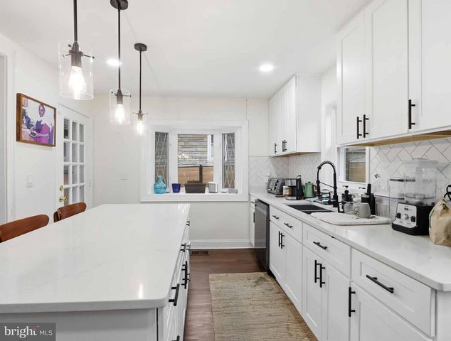 908 DAVIS AVE, Takoma Park, MD 20912