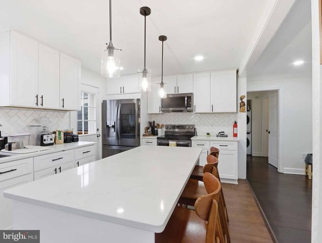 908 DAVIS AVE, Takoma Park, MD 20912