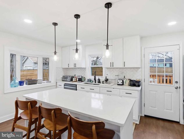 908 DAVIS AVE, Takoma Park, MD 20912