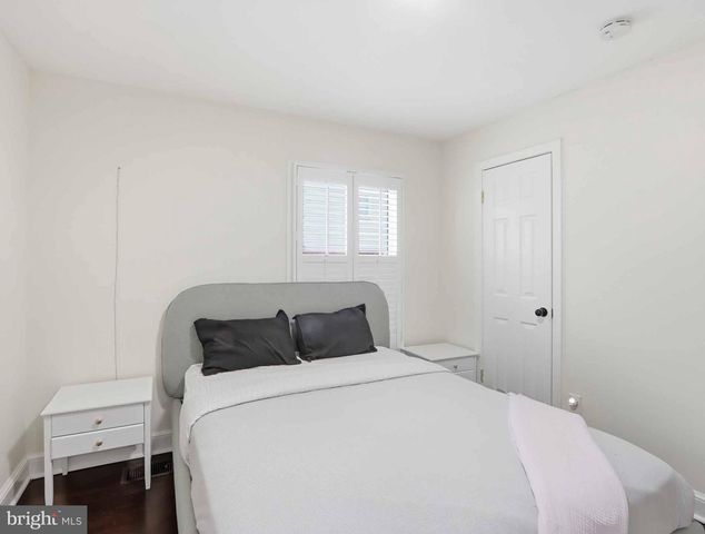 908 DAVIS AVE, Takoma Park, MD 20912